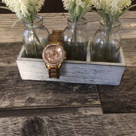Womens Fossil Watch - Picture 1 of 6